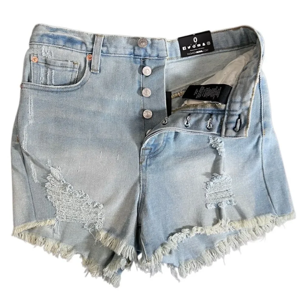 Fashion Nova high waist frayed Distressed Vintage Blue Wash Denim Shorts Size 0